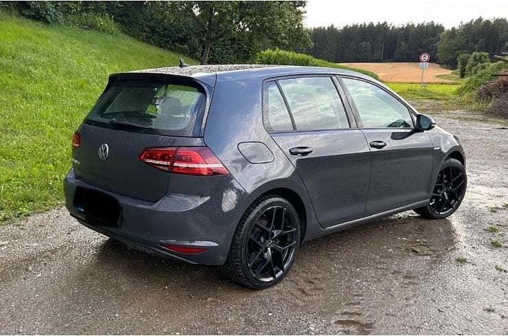 Gebraucht VW e-Golf 85 kW (116 PS) 2017 Grau Kleinwagen