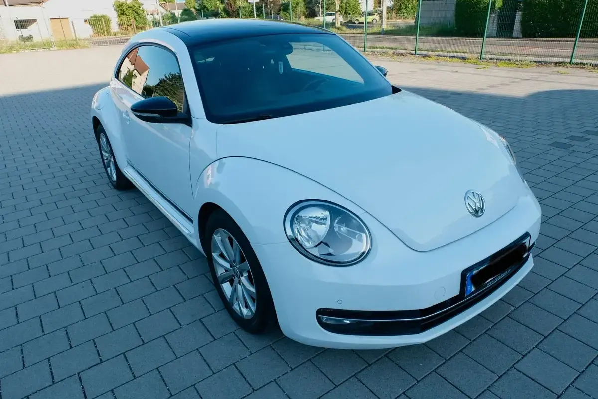 Gebraucht VW Beetle CLUB 110 PS (80 kW) 2015 Weiß Kleinwagen