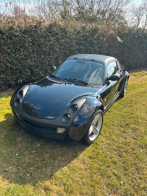 Schwarz Gebraucht 2003 Smart Roadster Cabrio | 4.490 € - Bild 1/4