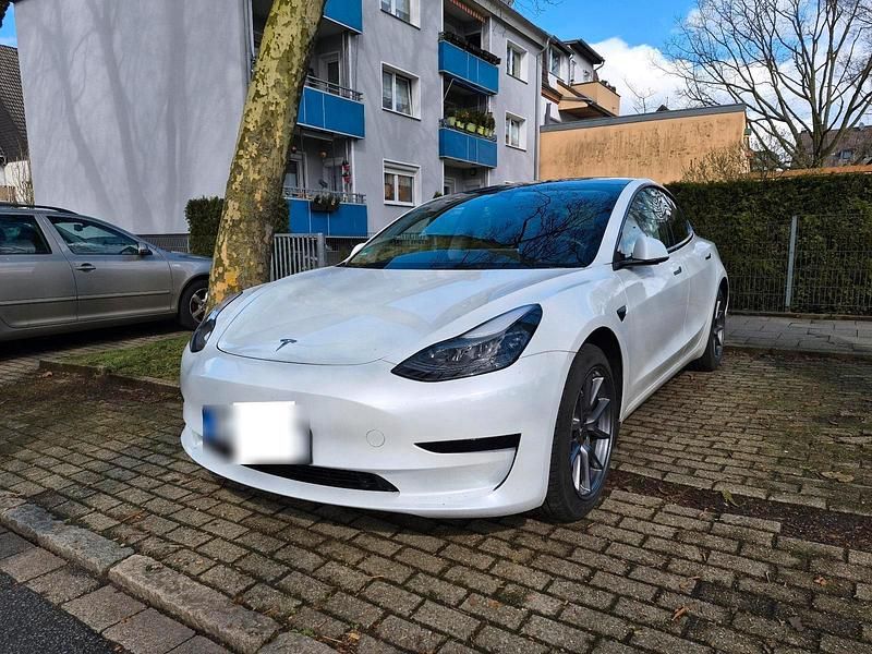 Gebraucht Tesla Model 3 Standard Range 208 kW (283 PS) 2023 Weiß Limousine