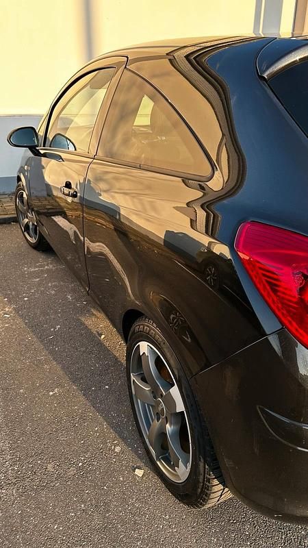 Gebraucht Opel Corsa 100 PS (73 kW) 2012 Schwarz Kleinwagen