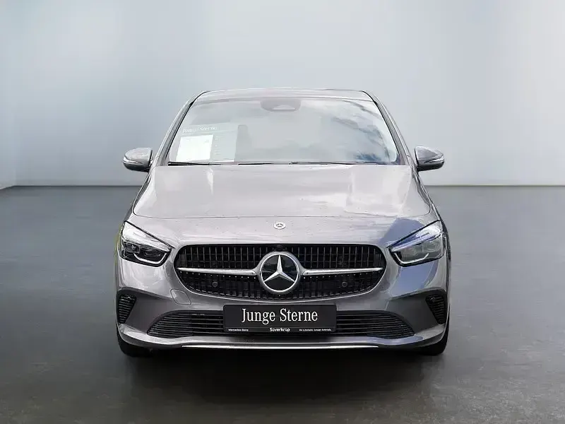 Gebraucht Mercedes B200 Progressive 163 PS (119 kW) 2025 Grau Kleinwagen