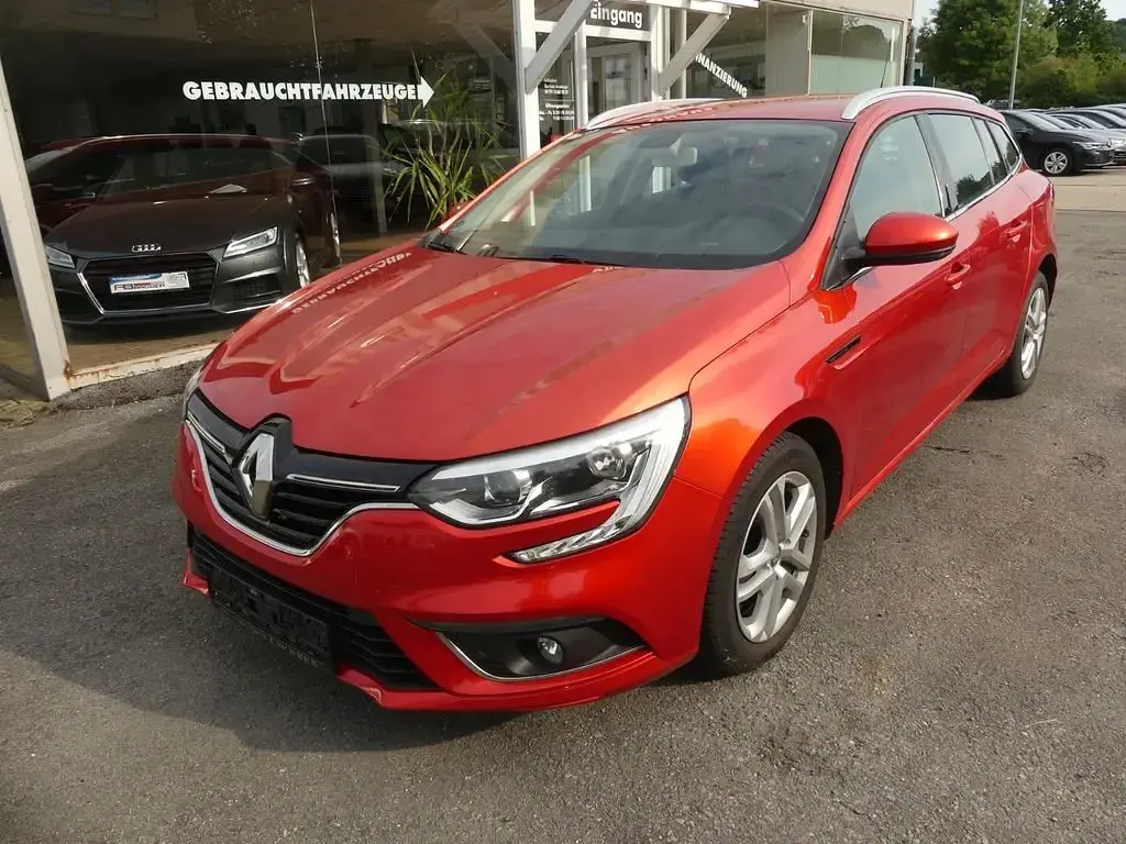 Gebraucht Renault Mégane Experience 132 PS (97 kW) 2016 Rot Limousine