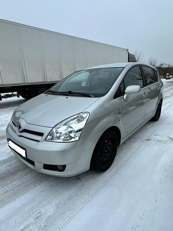 Gebraucht Toyota Corolla Verso 177 PS (130 kW) 2006 Silber Van / Kleinbus
