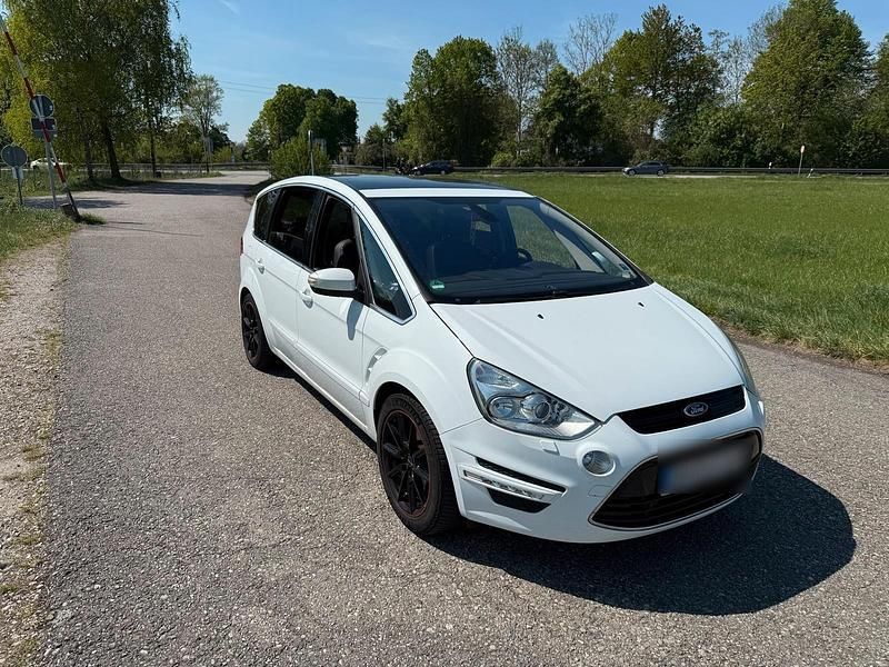 Weiß Gebraucht 2014 Ford S-MAX Premium Van / Kleinbus | 6.500 € (Fairer Preis) - Bild 1/4