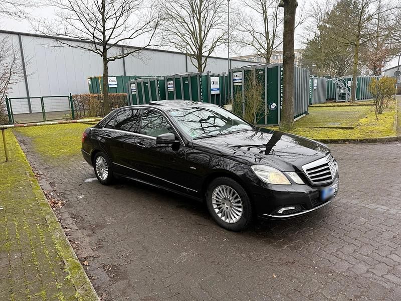 Gebraucht Mercedes E350 265 PS (194 kW) 2011 Schwarz Limousine