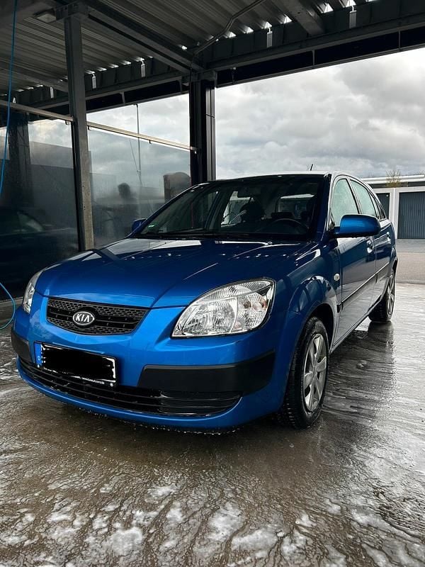 Second-hand Kia Rio 110 CP (80 kW) 2009 Albastru Hatchback