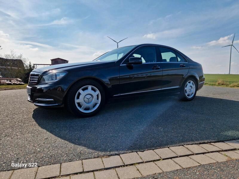 Schwarz Gebraucht 2012 Mercedes C250 Limousine | 11.999 € (Fairer Preis) - Bild 1/4