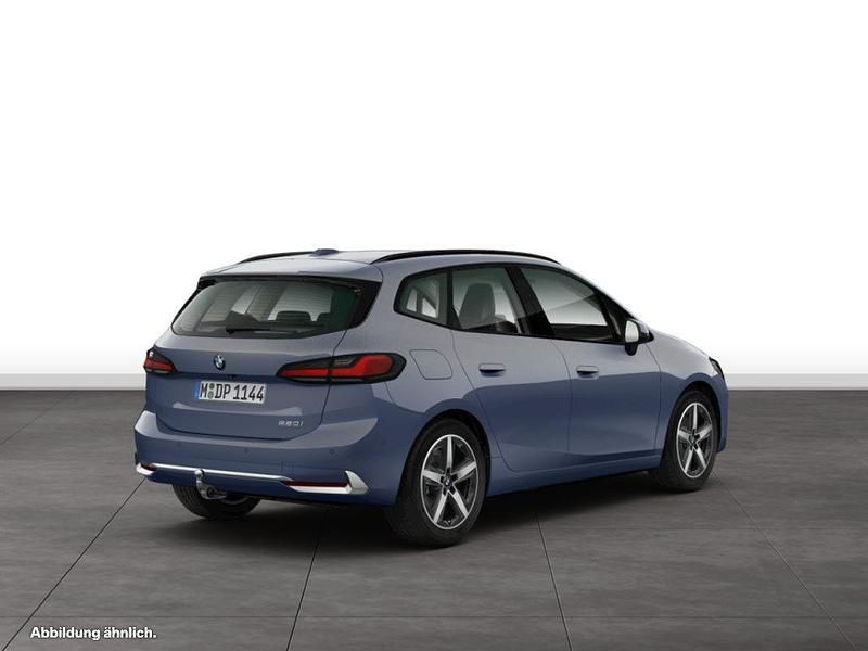 Gebraucht BMW 220 Active Tourer 156 PS (114 kW) 2025 Grau Van / Kleinbus