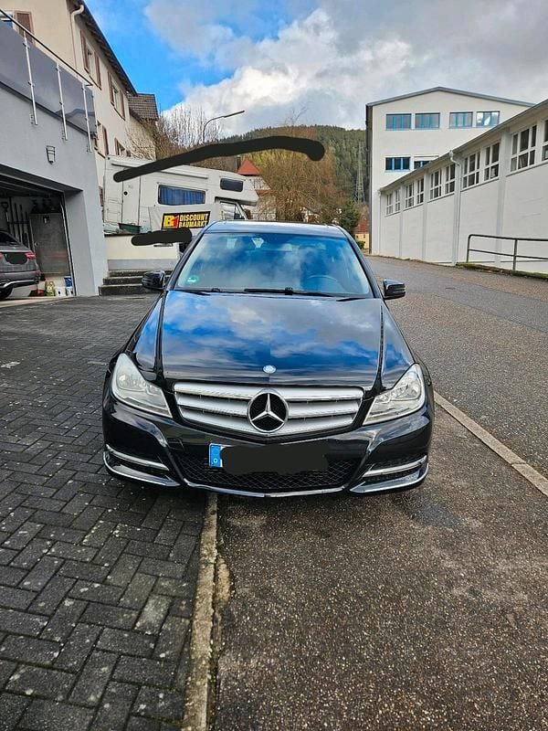 Gebraucht Mercedes C200 184 PS (135 kW) 2012 Schwarz Limousine