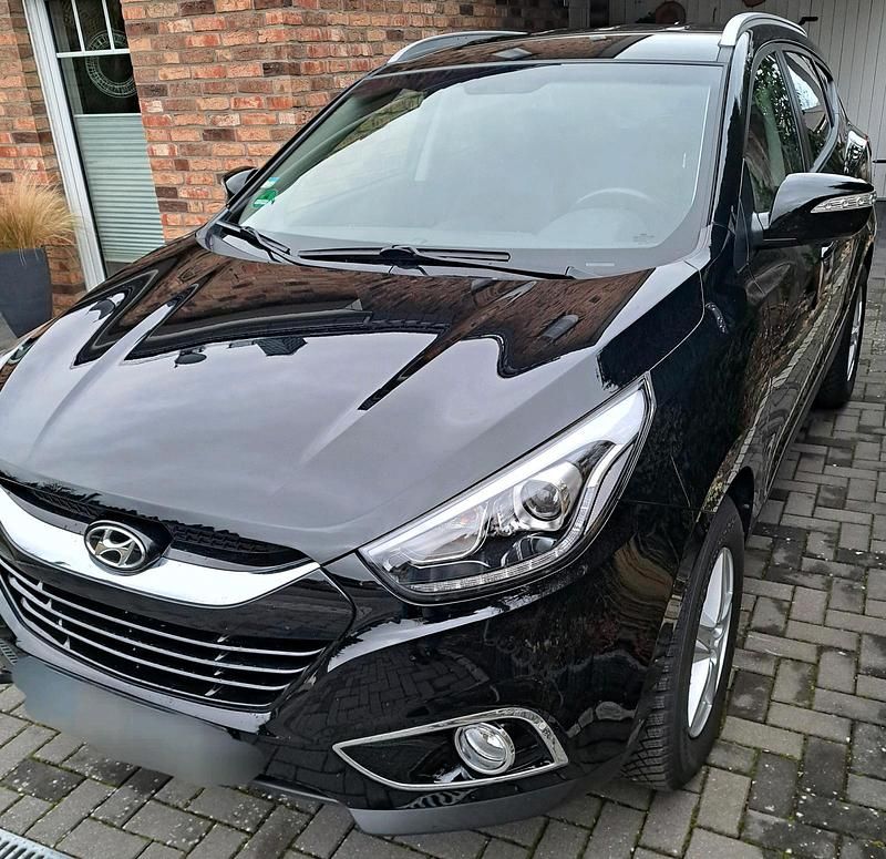 Schwarz Gebraucht 2014 Hyundai ix35 SUV | 11.990 € (Fairer Preis) - Bild 1/4