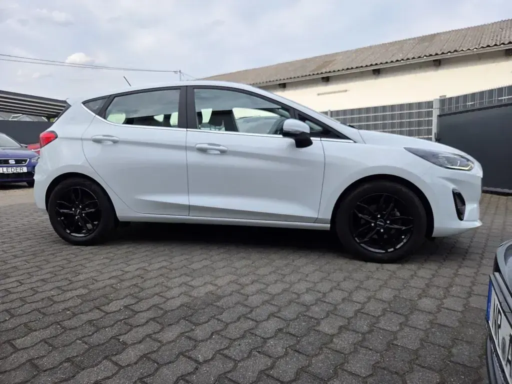 Gebraucht Ford Fiesta Titanium 101 PS (74 kW) 2023 Weiß Kleinwagen