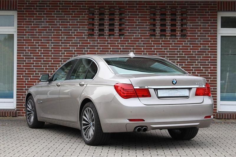 Gebraucht BMW 730 Efficient Dynamics 245 PS (180 kW) 2009 Silber Limousine