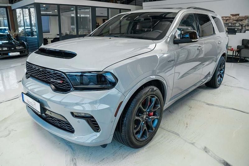 Grau Gebraucht 2024 Dodge Durango SUV | 54.999 € (Fairer Preis) - Bild 1/4
