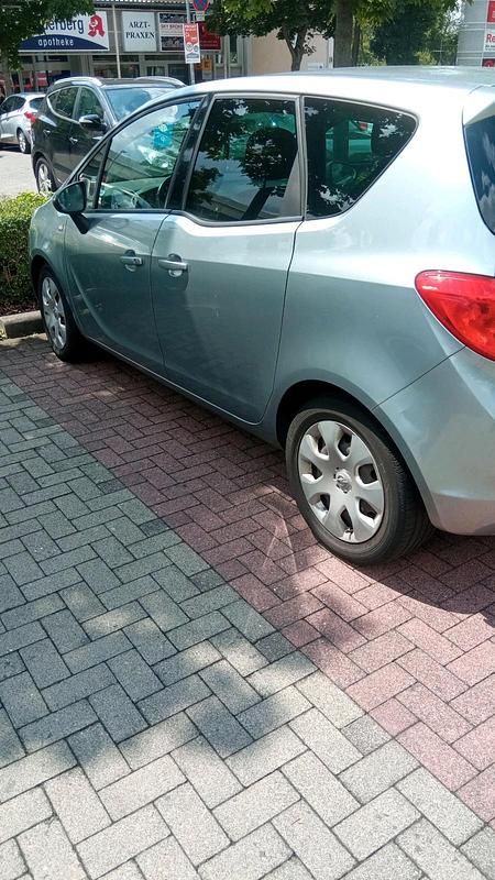 Gebraucht Opel Meriva 95 PS (69 kW) 2013 Grün Van / Kleinbus