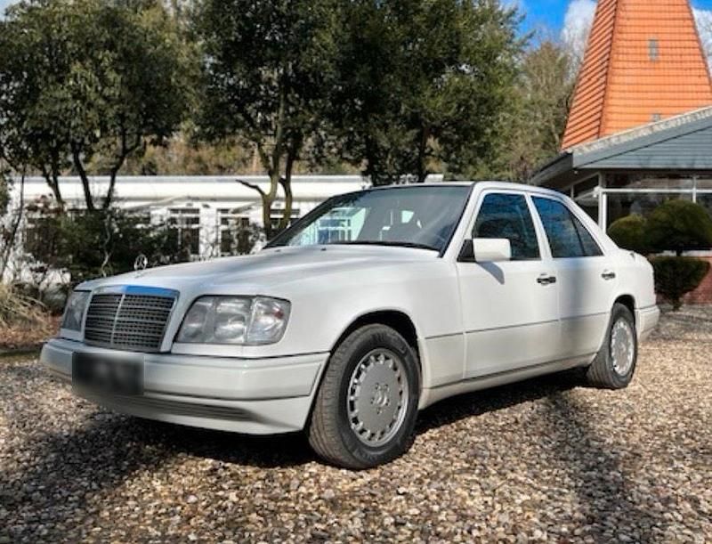 Gebraucht Mercedes E320 220 PS (161 kW) 1994 Weiß Limousine