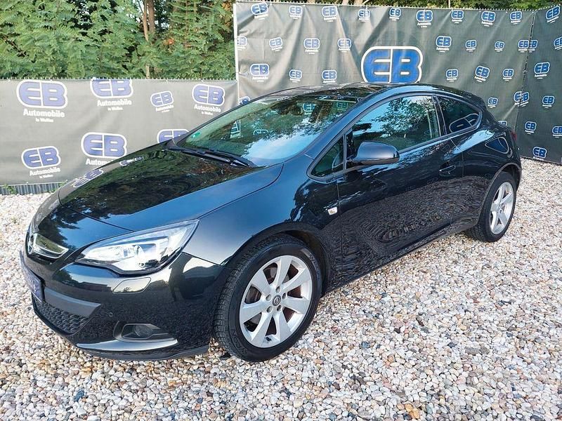 Gebraucht Opel Astra GTC Active 140 PS (102 kW) 2013 Schwarz Coupé