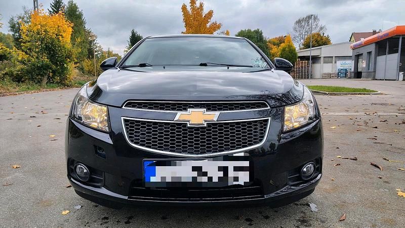Schwarz Gebraucht 2011 Chevrolet Cruze Limousine | 2.499 € (Guter Preis) - Bild 1/4