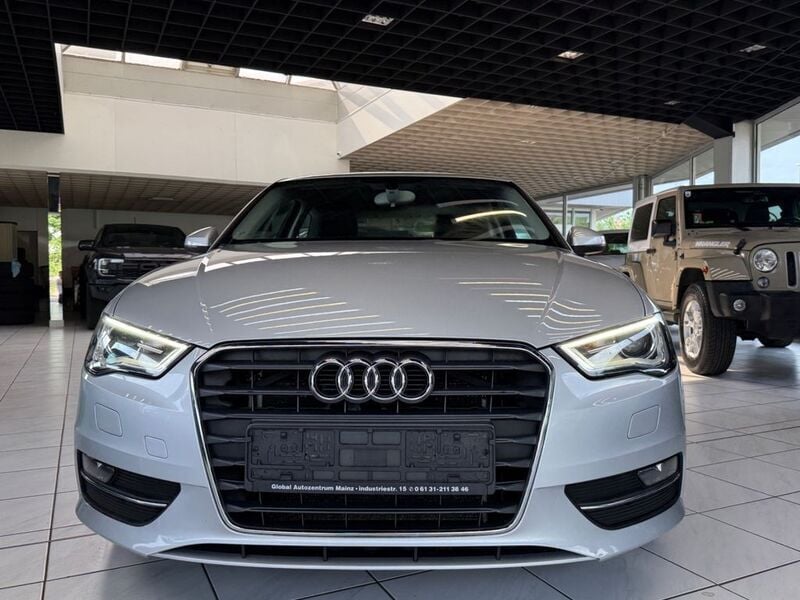 Silber Gebraucht 2013 Audi A3 Ambition Limousine | 11.590 € (Fairer Preis) - Bild 1/4