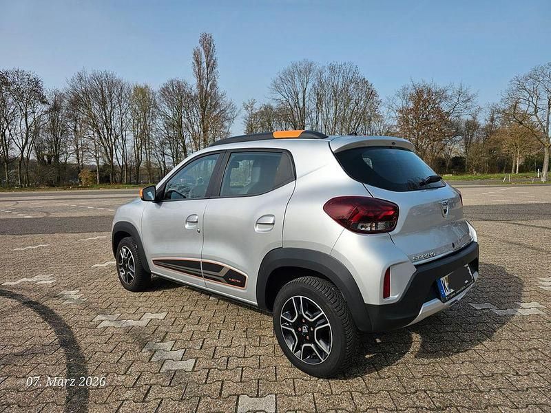 Gebraucht Dacia Spring Comfort Plus 33 kW (45 PS) 2022 Silber Kleinwagen