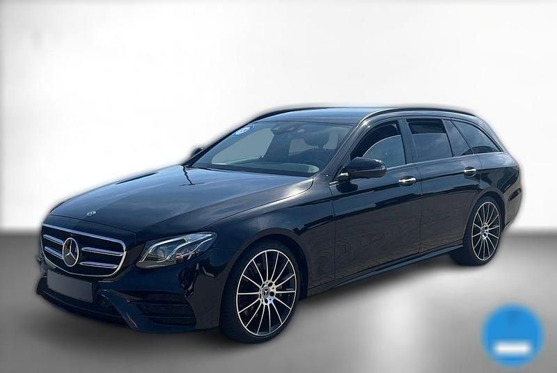Schwarz metallic Gebraucht 2020 Mercedes E400 AMG line | 40.810 € (Guter Preis) - Bild 1/4