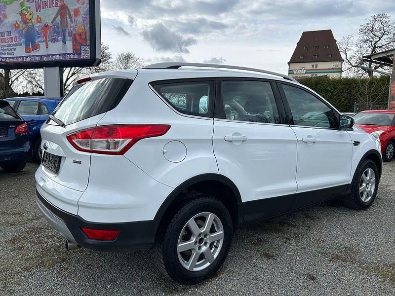 Gebraucht Ford Kuga Titanium 150 PS (110 kW) 2013 Weiß SUV