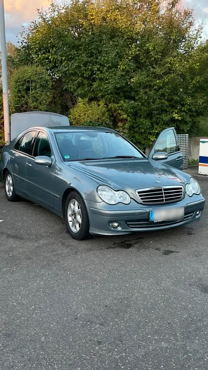 Gebraucht Mercedes C220 Avantgarde 150 PS (110 kW) 2006 Grau Limousine