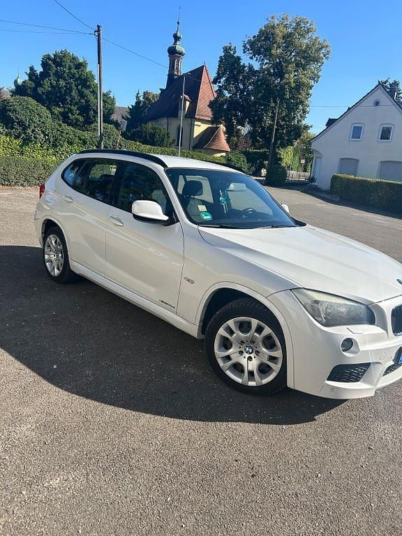 Weiß Gebraucht 2011 BMW X1 M Sport SUV | 11.200 € (Etwas zu teuer) - Bild 1/4