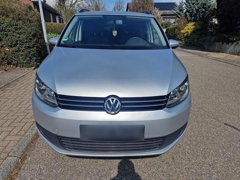 Gebraucht VW Touran Trendline 105 PS (77 kW) 2012 Silber Van / Kleinbus