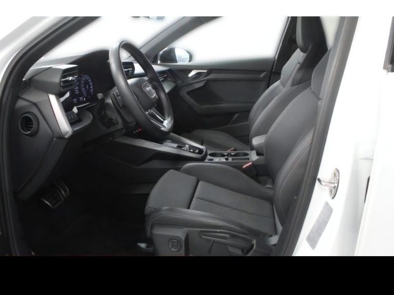 Gebraucht Audi A3 Sportback S-Line 150 PS (110 kW) 2023 Weiß Kleinwagen