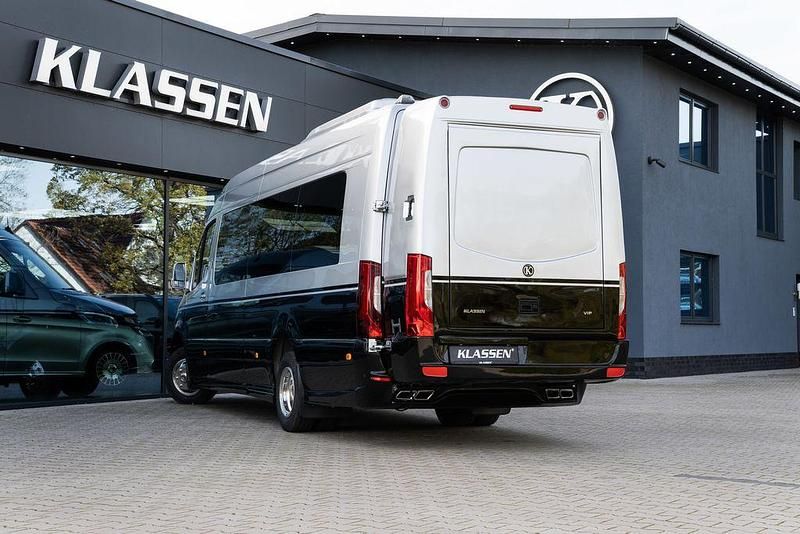 Neu Mercedes Sprinter Luxury 190 PS (139 kW) 2025 Schwarz Van