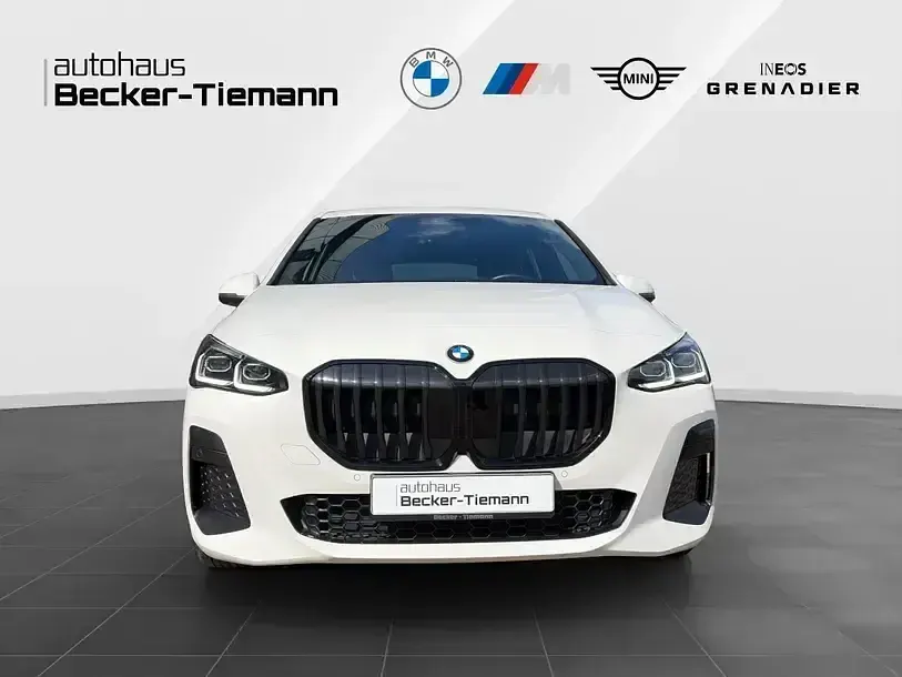 Gebraucht BMW 223 Active Tourer M Sport 197 PS (144 kW) 2023 Weiß Van / Kleinbus