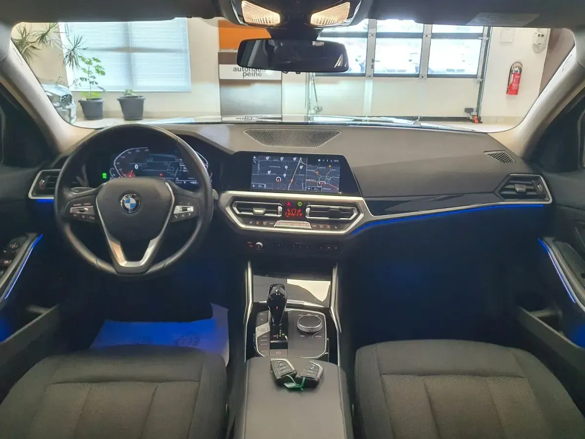 Gebraucht BMW 320 Advantage 190 PS (139 kW) 2022 Schwarz Kombi
