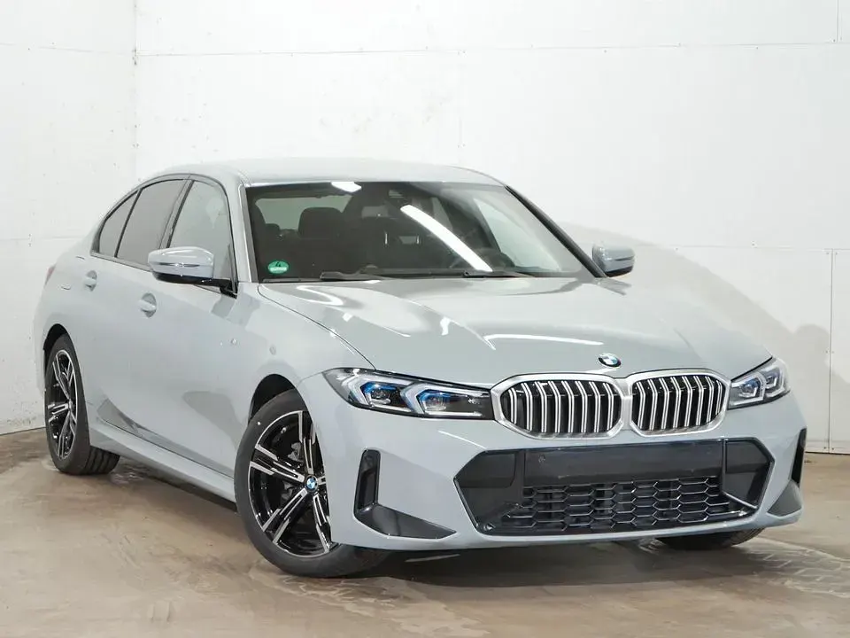 Gebraucht BMW 318 M Sport 150 PS (110 kW) 2025 Grau Limousine