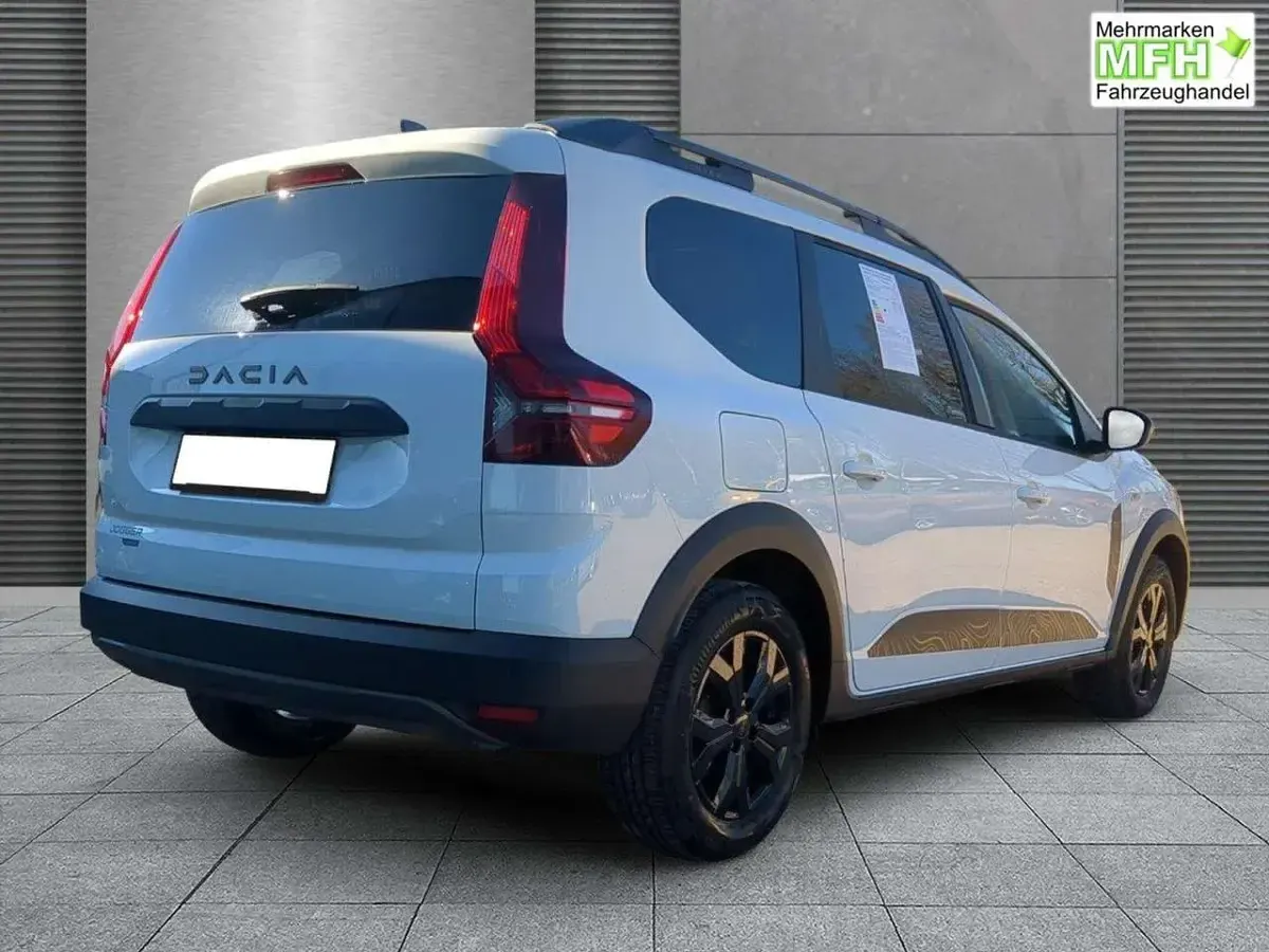 Neu Dacia Jogger Extreme 141 PS (103 kW) 2025 Arktisweiß Van / Kleinbus