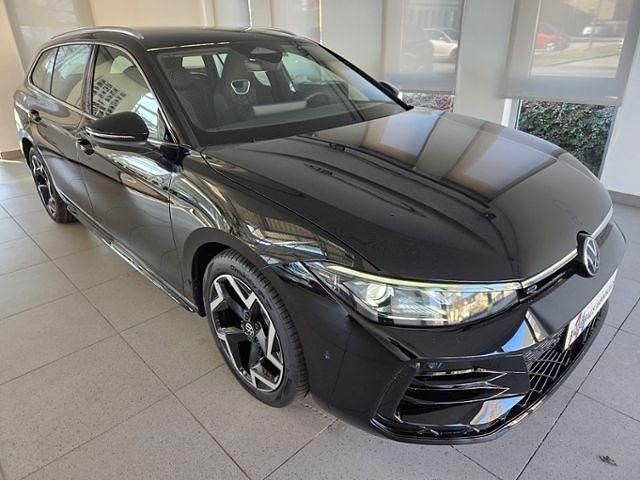 Gebraucht VW Passat R-line 193 PS (141 kW) 2025 Schwarz Kombi