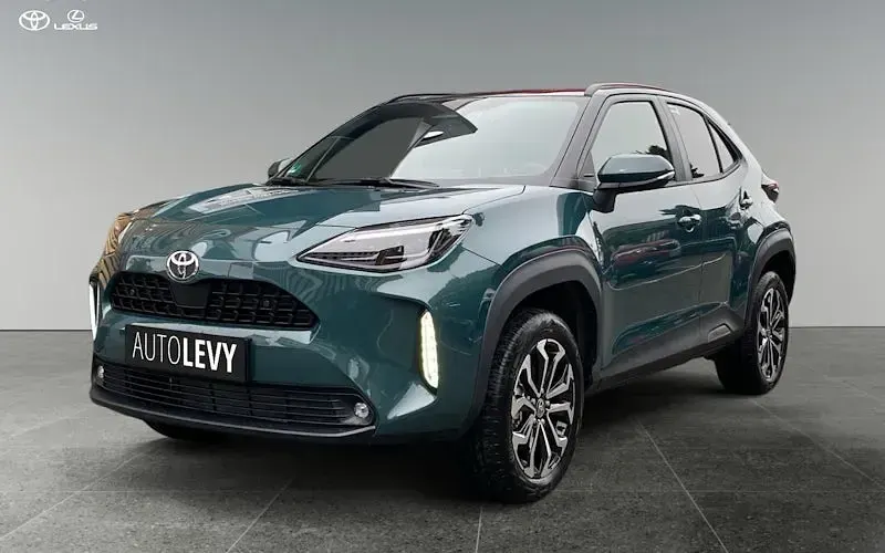 Neu Toyota Yaris Cross 130 PS (95 kW) 2026 Grün SUV