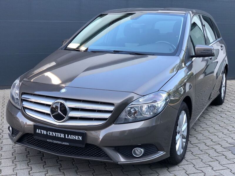 Grau Gebraucht 2014 Mercedes B200 Van / Kleinbus | 12.999 € (Fairer Preis) - Bild 1/4