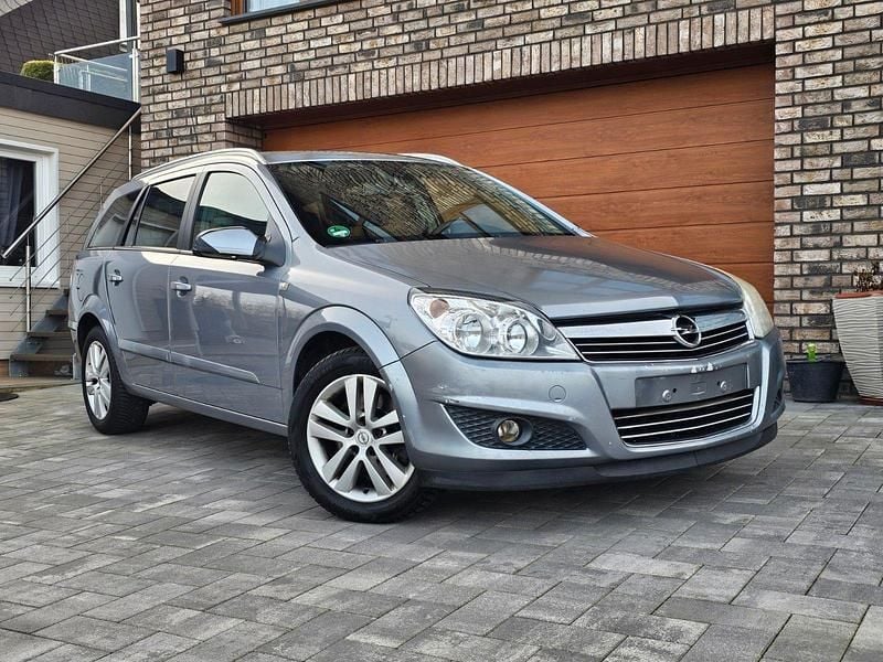 Gebraucht Opel Astra Edition 125 PS (91 kW) 2007 Silber Kombi