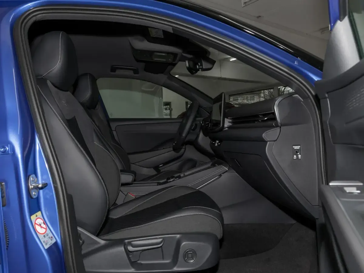 Gebraucht VW T-Roc Style 150 PS (110 kW) 2025 Blau SUV