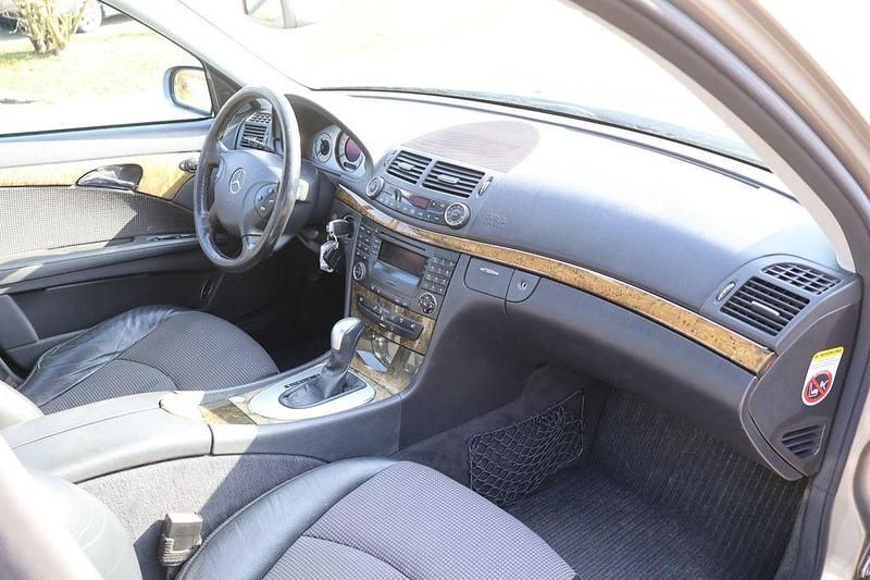 Gebraucht Mercedes E280 Avantgarde 190 PS (139 kW) 2006 Silber Limousine