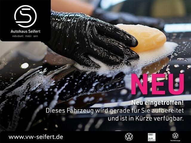 Mythosschwarz metallic (metallic) Gebraucht 2021 Audi Q5 Advanced SUV | 29.900 € (Etwas zu teuer) - Bild 1/1