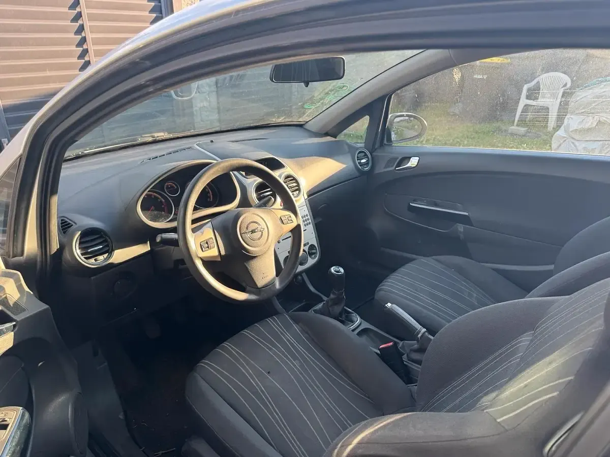 Gebraucht Opel Corsa 80 PS (58 kW) 2008 Silber Kleinwagen