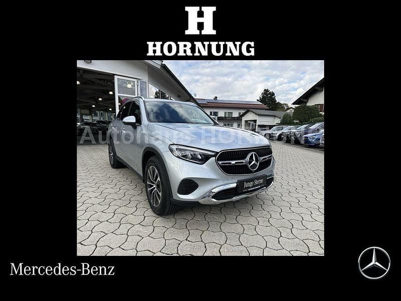 Metalliclack hightechsilber Gebraucht 2024 Mercedes GLC200 SUV | 46.900 € (Superpreis) - Bild 1/3