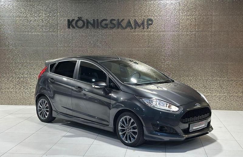 Grau Gebraucht 2016 Ford Fiesta ST-Line Kleinwagen | 8.990 € (Fairer Preis) - Bild 1/4