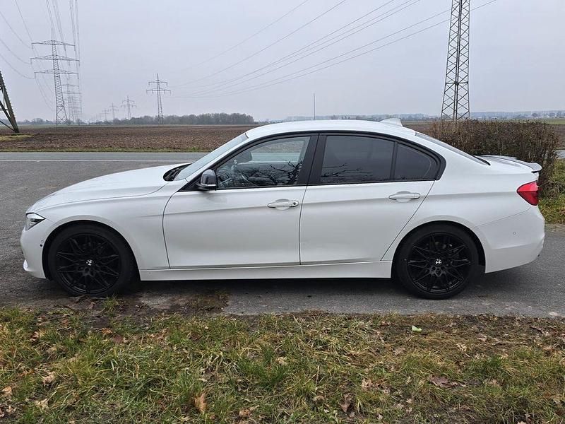 Gebraucht BMW 320 Efficient Dynamics 163 PS (119 kW) 2017 Weiß Limousine