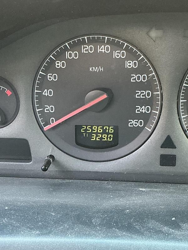 Gebraucht Volvo V70 144 PS (105 kW) 2001 Silber Kombi