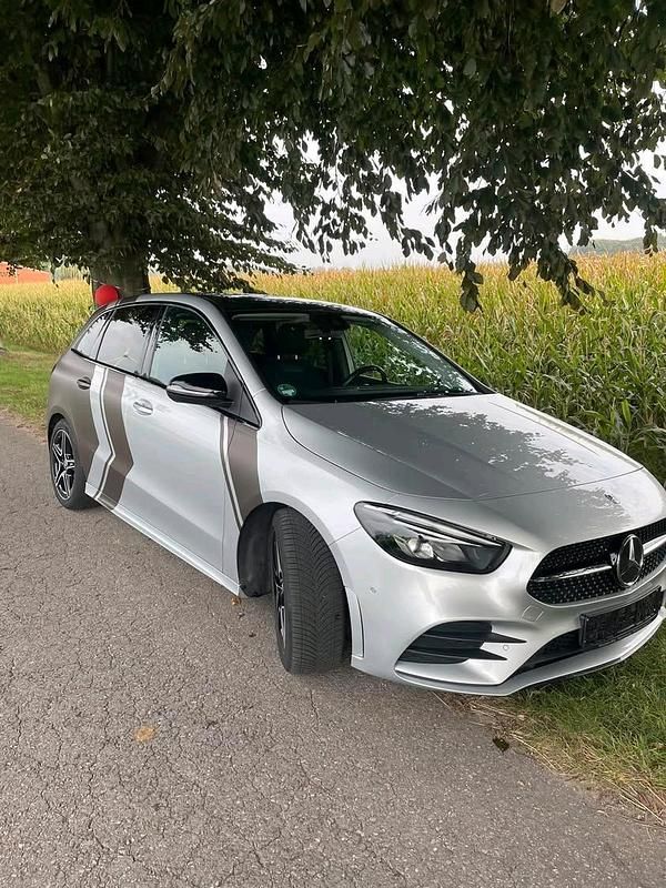 Silber Gebraucht 2020 Mercedes B200 Van / Kleinbus | 24.990 € (Fairer Preis) - Bild 1/4