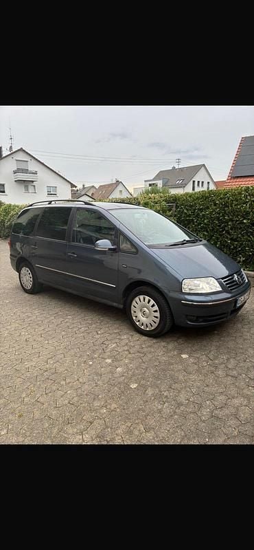 Second-hand VW Sharan 131 CP (96 kW) 2004 Andere farben Monovolum