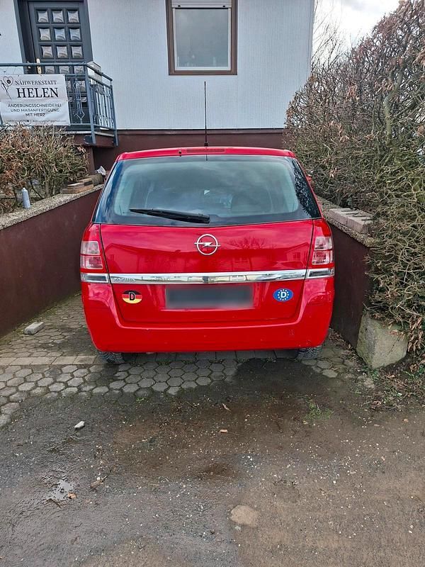 Gebraucht Opel Zafira 116 PS (85 kW) 2009 Rot Van / Kleinbus
